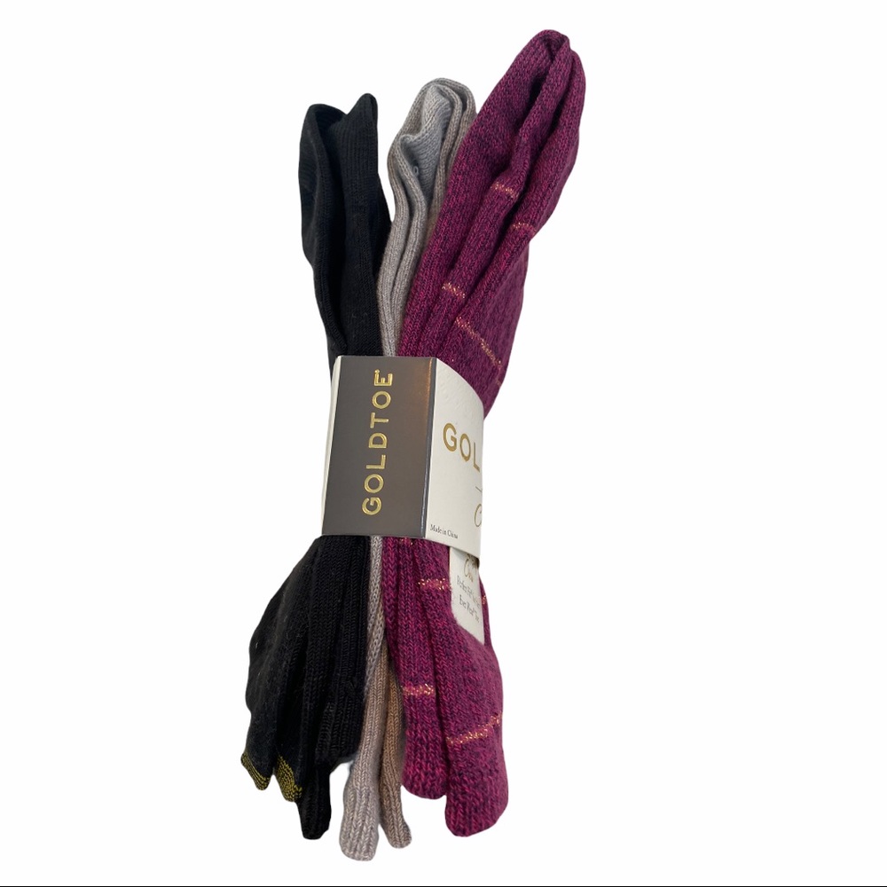 GOLD TOE Women’s Crew Socks. 3 Pair Shoe Size: 6-9